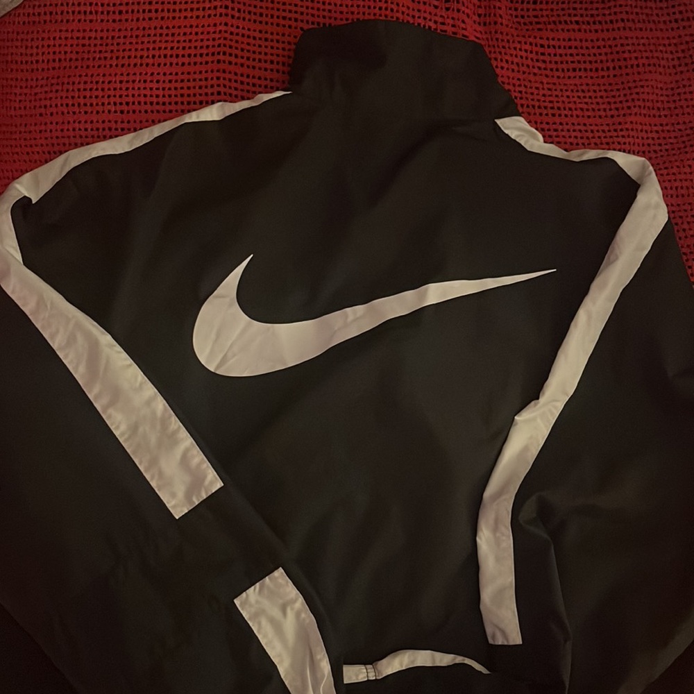 Nike wind breaker black and white size medium - Picture 2 of 2